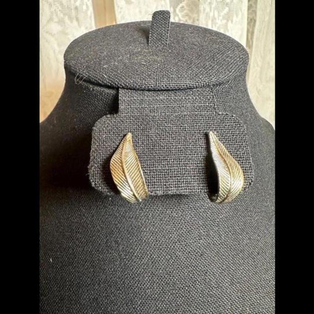 Vintage Silver-Tone Feather Clip-On Earrings
